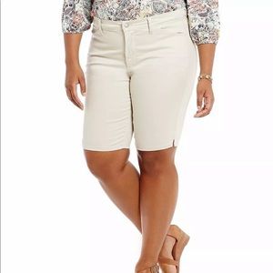 NYDJ Christy Shorts in Clay